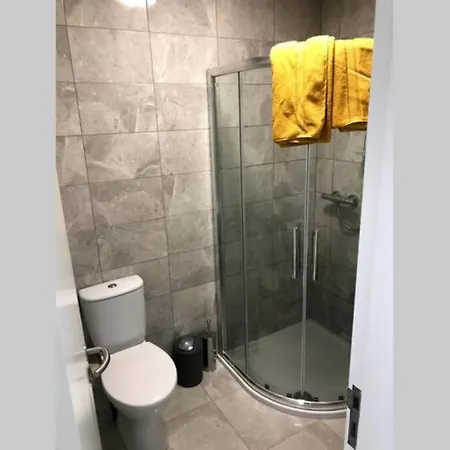 Large Three Bed With Lough Atalia Views Apartment Galway