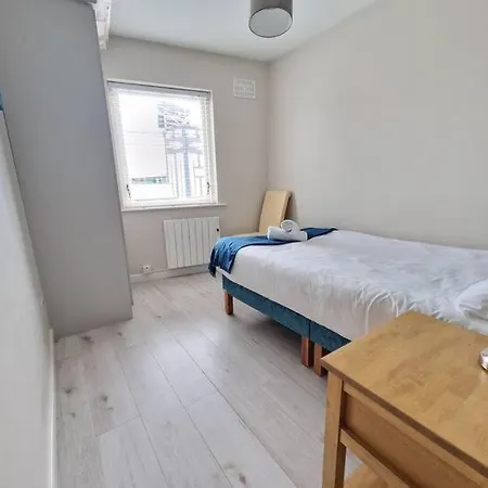 Large Three Bed With Lough Atalia Views Galway