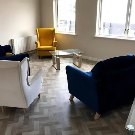 Large Three Bed With Lough Atalia Views Apartment *