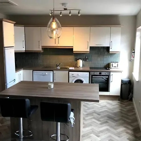 Large Three Bed With Lough Atalia Views Apartman *