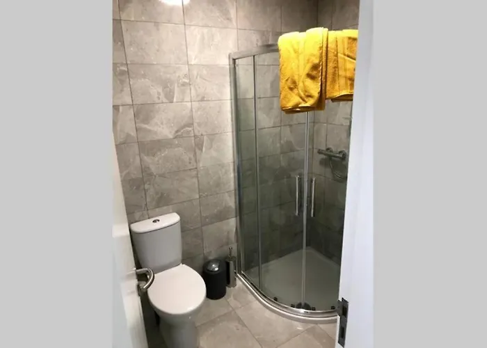 Large Three Bed With Lough Atalia Views Appartement Galway