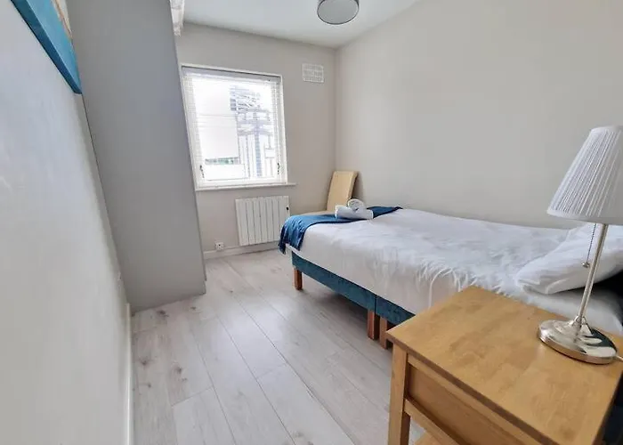 Large Three Bed With Lough Atalia Views Galway