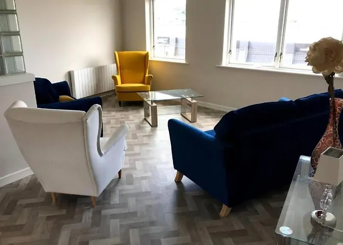 Large Three Bed With Lough Atalia Views Appartement *