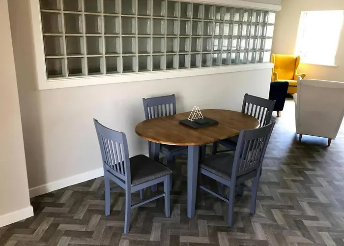 Large Three Bed With Lough Atalia Views